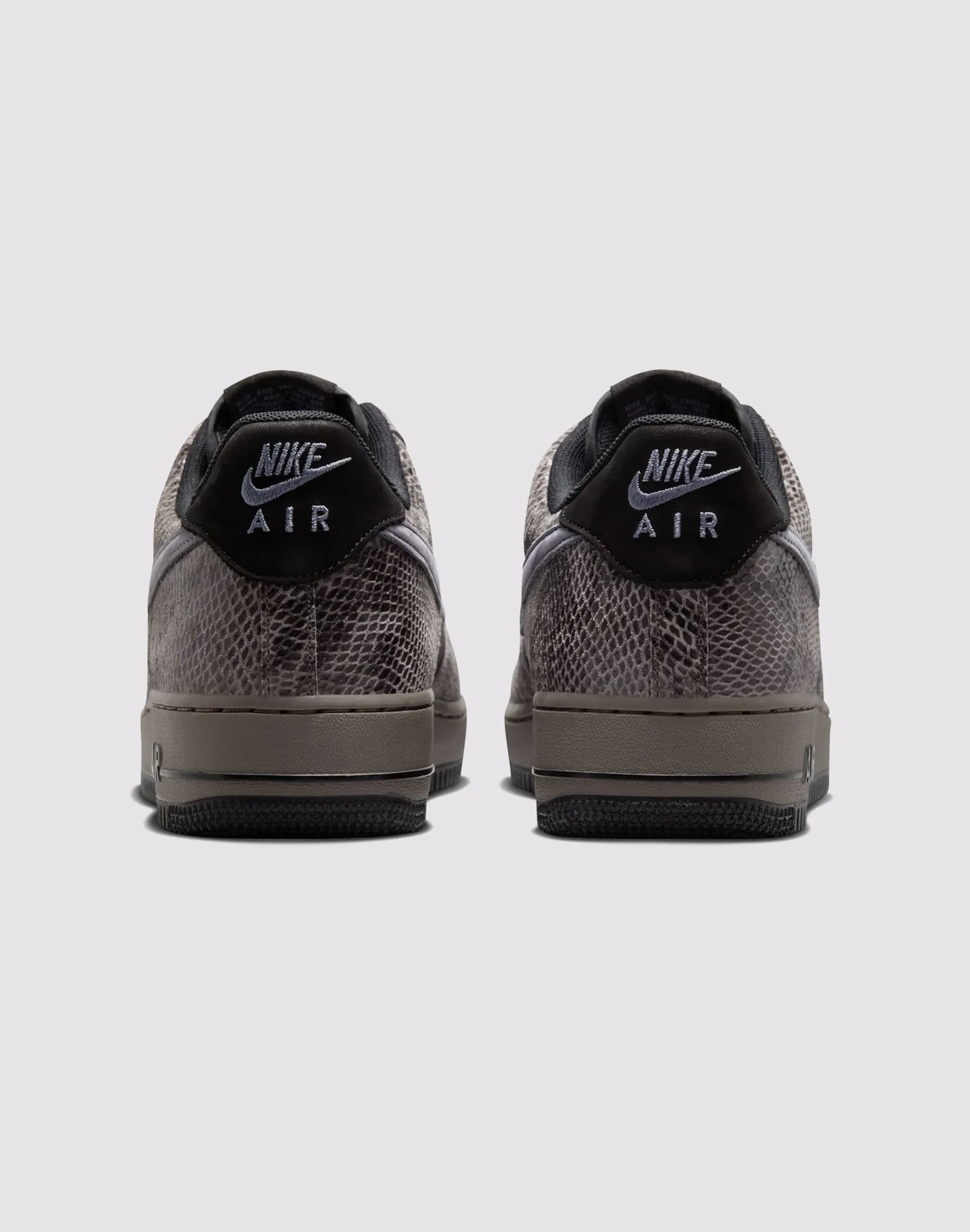Logo Bold Classic Wear Nike Air Force 1 '07 LV8