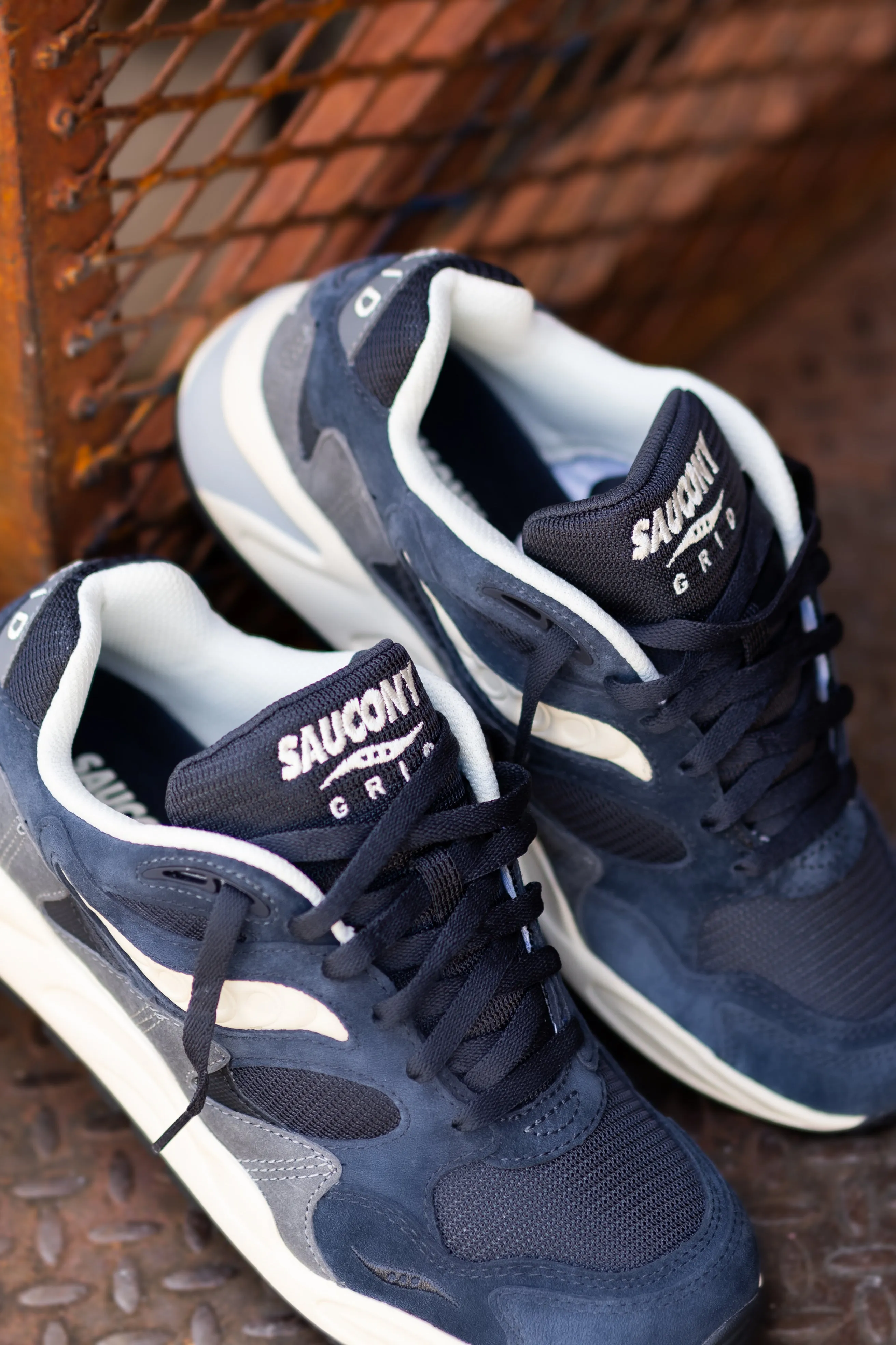Mens Saucony Grid Shadow 2 (Navy/Cream) traveler speed - promotion - level