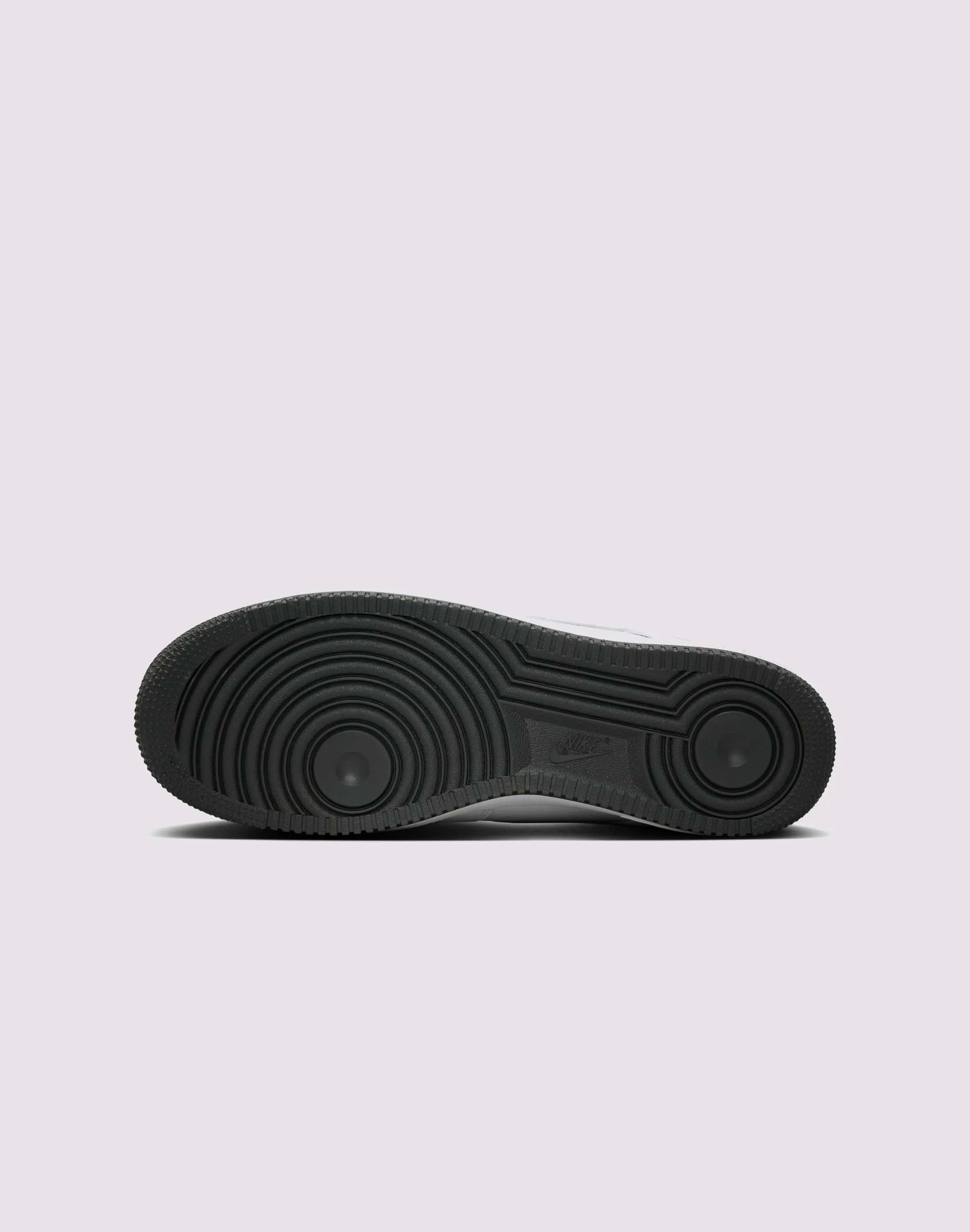 Nike Air Force 1 '07 LV8 mom style