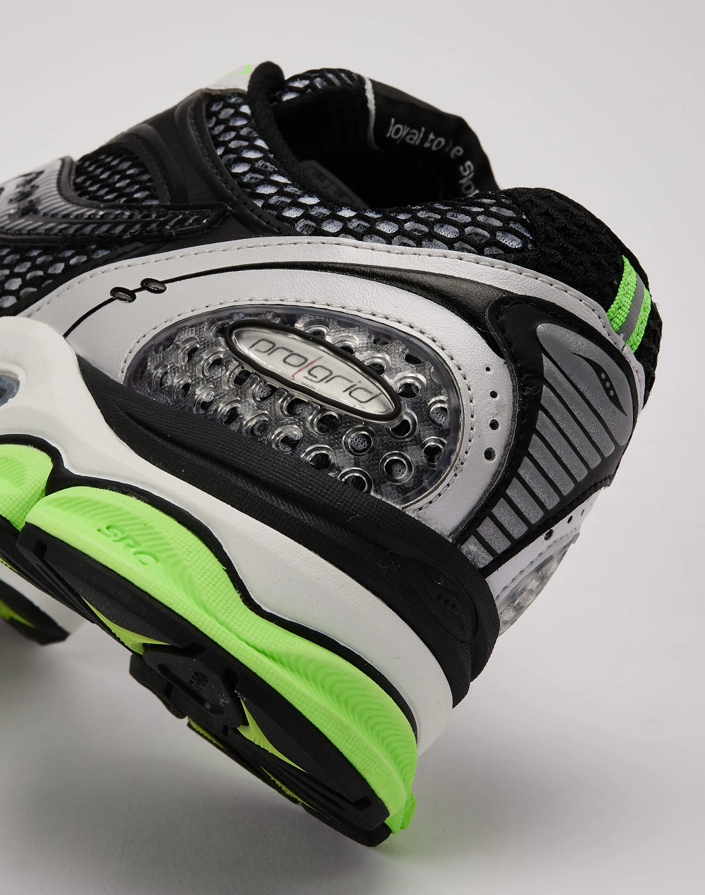 Wardrobe Staple Saucony ProGrid Triumph 4