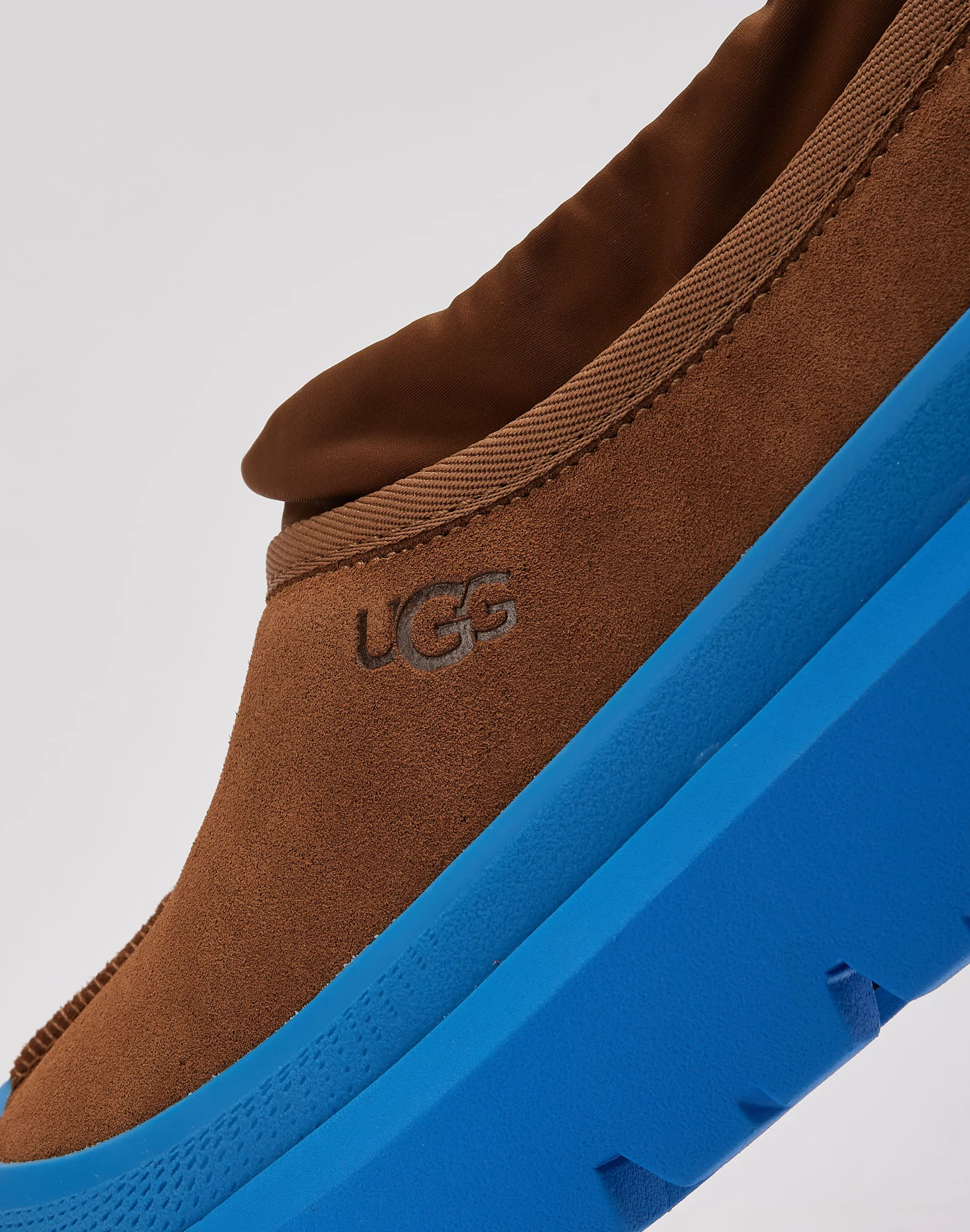 UGG Tasman Weather Hybrid Pull Step Quick Dress