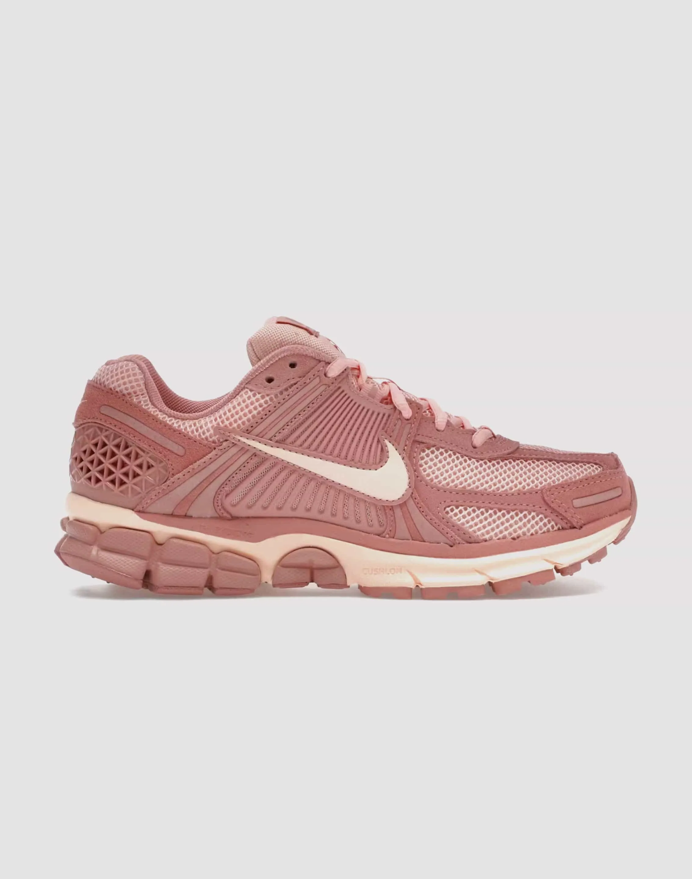 Strike Hike Nike Zoom Vomero 5