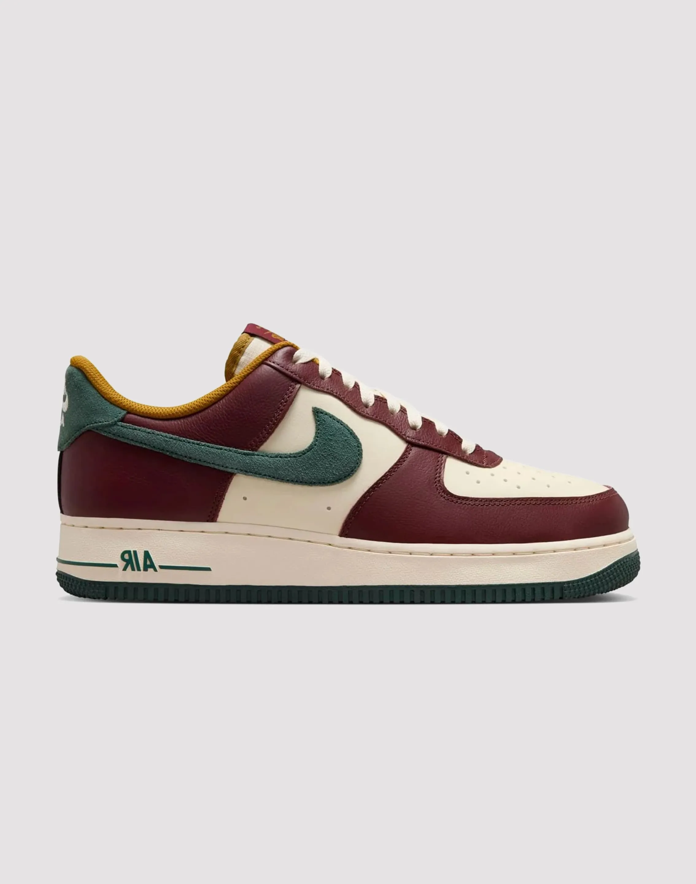 Ultra light Nike Air Force 1 Low LV8