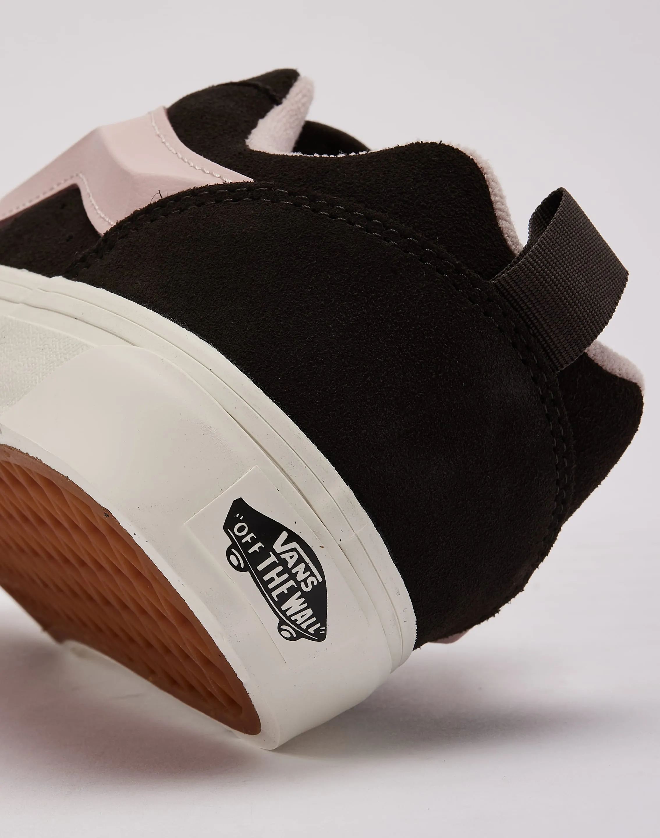 Work Travel Vans Knu Skool