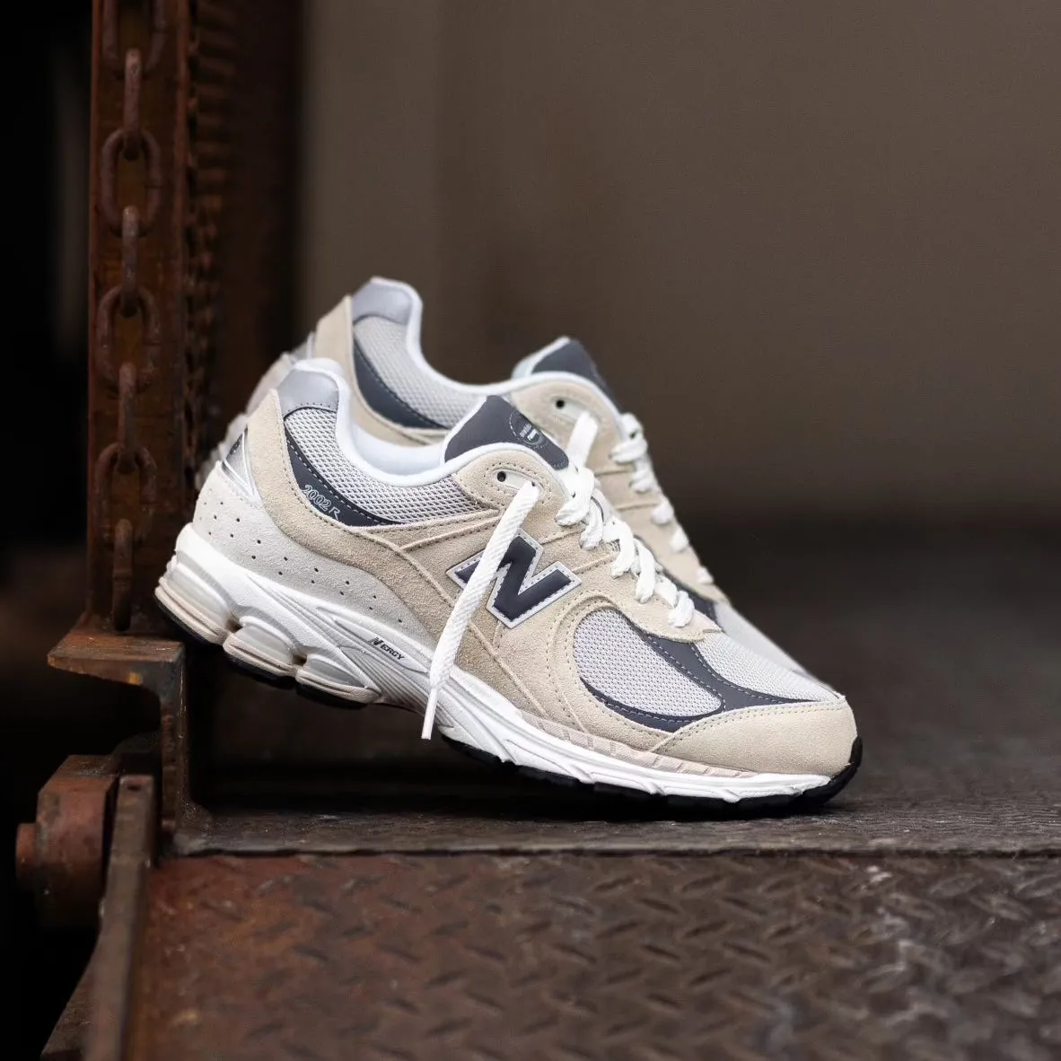 rubber driest Mens New Balance 2002R (Sandstone Magnet) - M2002RFA