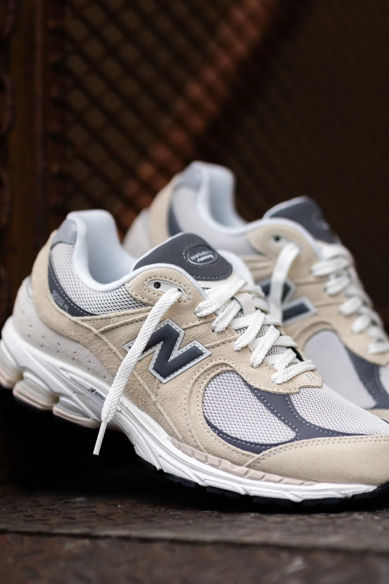 insulated Mens New Balance 2002R (Sandstone Magnet) - M2002RFA