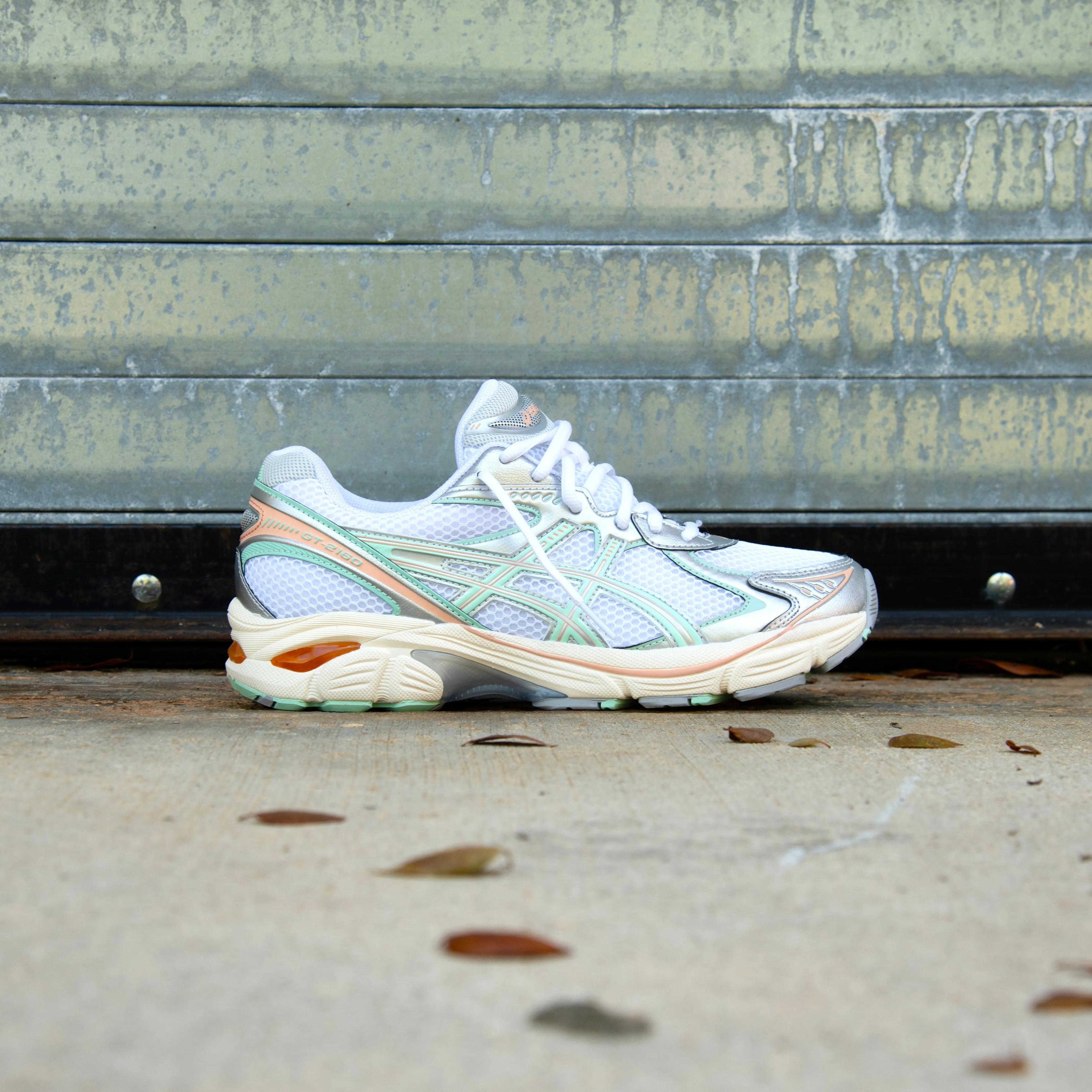 Athletic Look Unbeatable flexibility Mens Asics GT-2160 (White/Mint Tint)