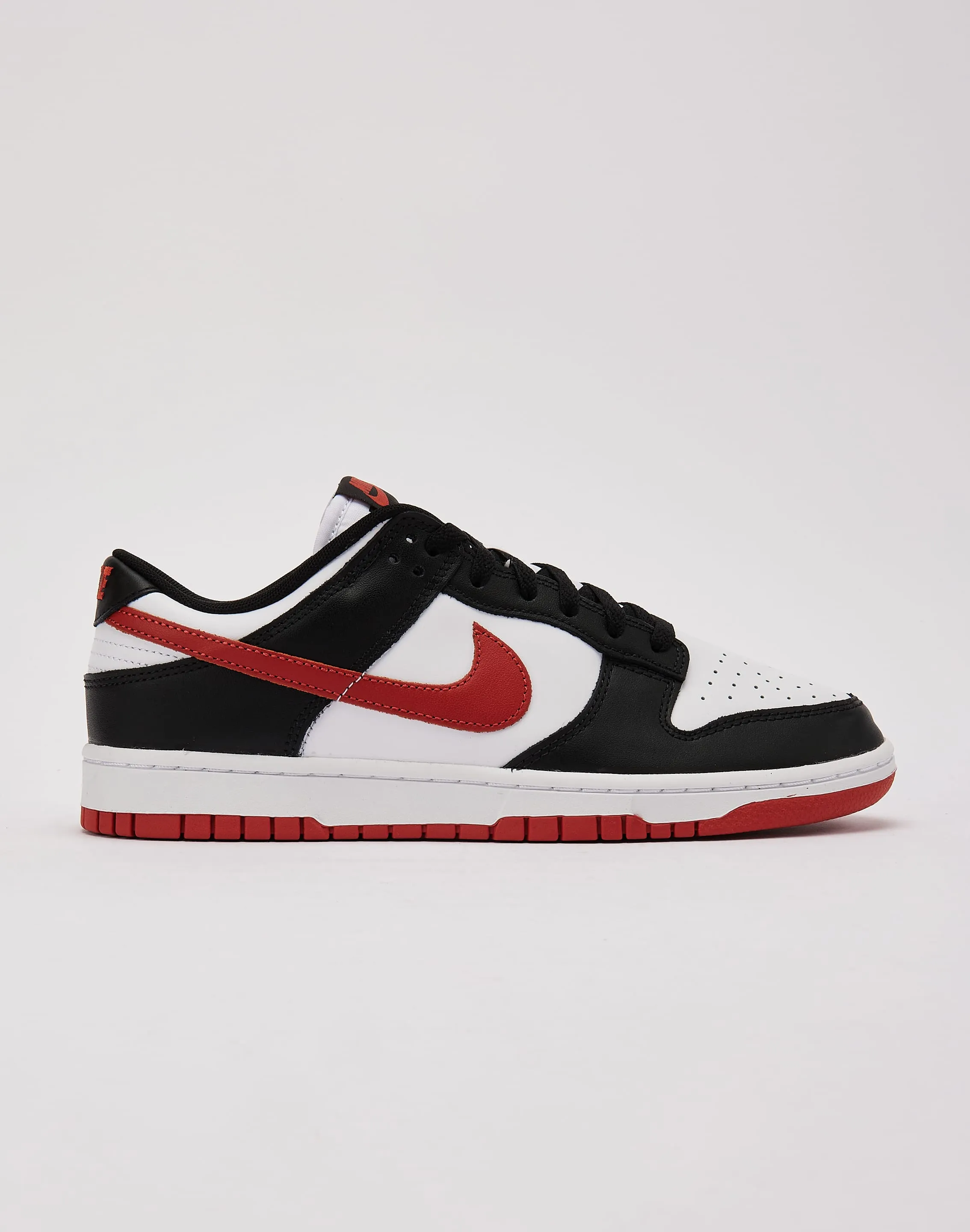Nike Dunk Low Minimal Style Pure Movement