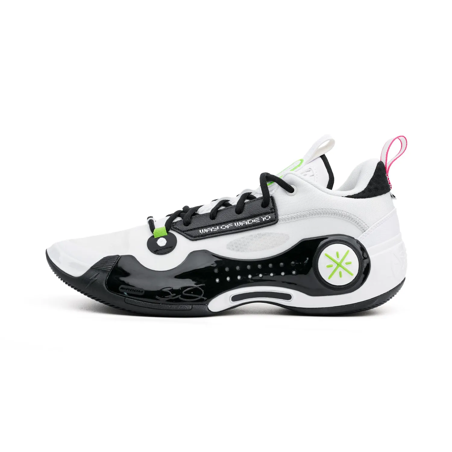 Way of Wade 10 Low "Panda" Dynamic Motion Grooves Padded Heel Cushioning