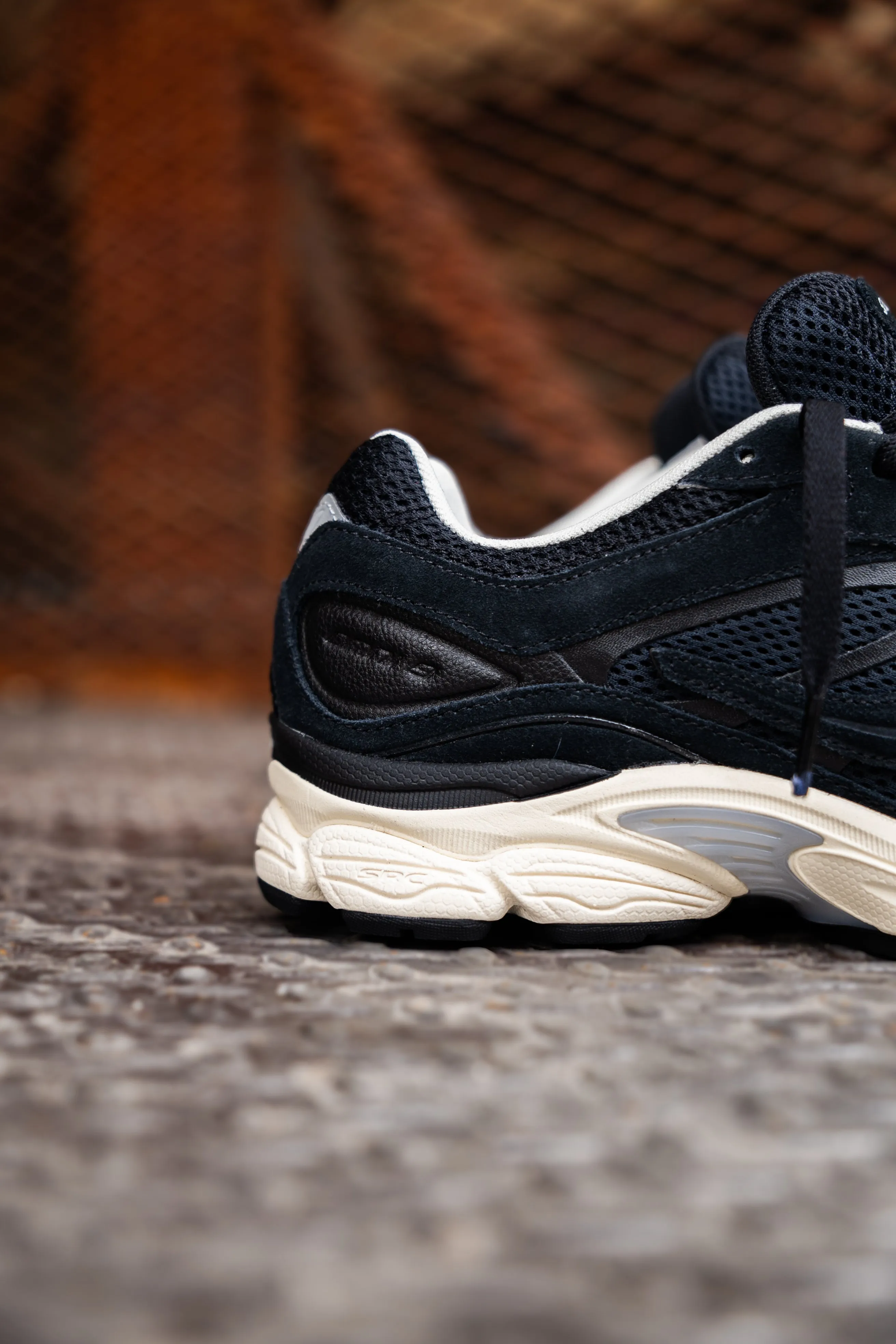 Durable Support anti - slip Mens Saucony OG ProGrid Omni 9 (Black/Cream)